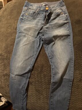 Democracy Skinny Jeans in Light Blue Wash